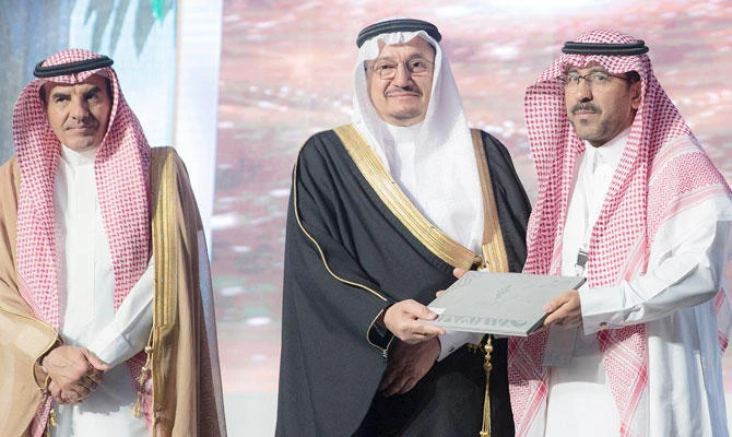 Hamad Al-Asheikh praised distinguished Saudi students and top achievers. (SPA)