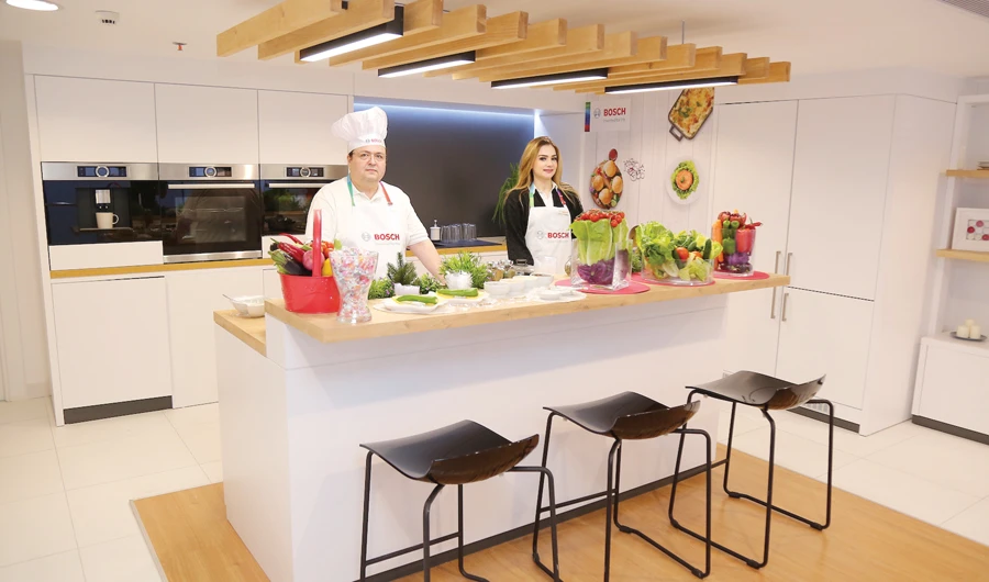 The new Bosch store in Jeddah makes room for a live cooking area and a ‘Perfect Kitchen’ concept.