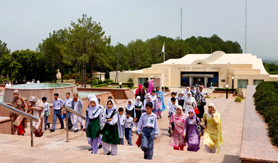 More scholarships for Saudi students in Pakistan to boost ties