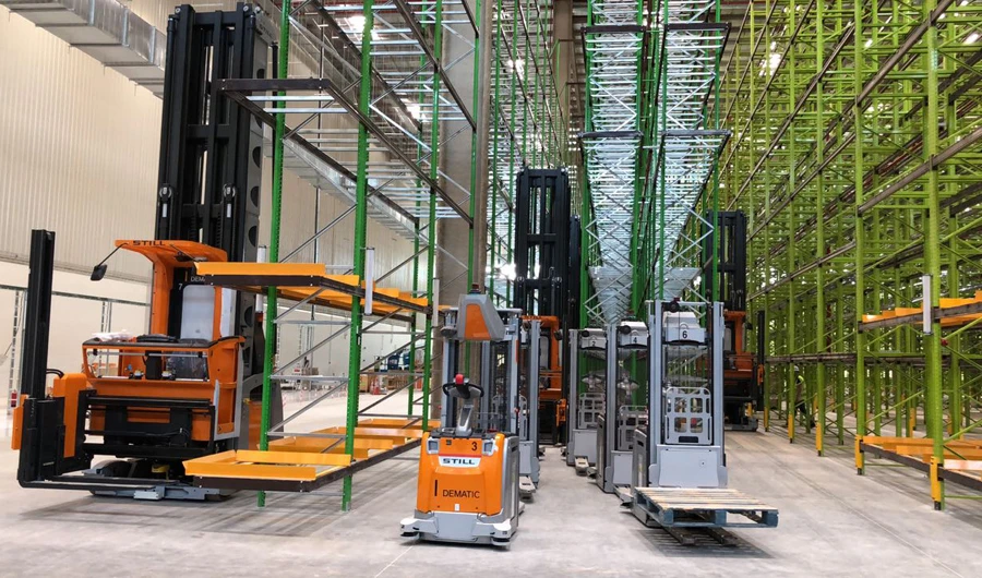 The warehouse features driverless vehicles for the first time in Saudi warehouses that will help in streamlining processes.
