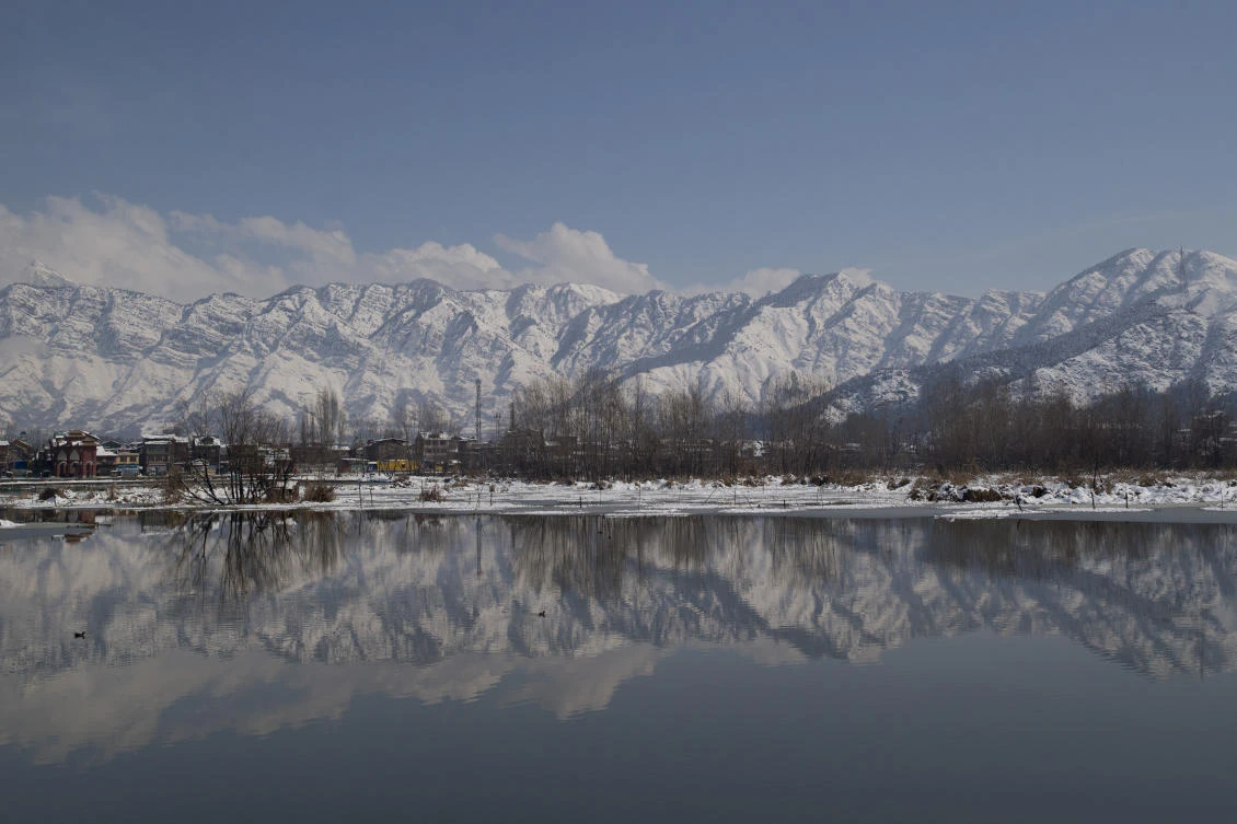 Heavy snow has caused avalanches in the Himalayan region of Kashmir. (File/AP)