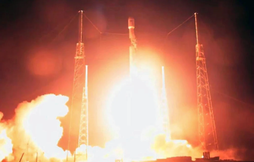 SpaceX rocket carrying moon-bound Israeli spacecraft lifts off