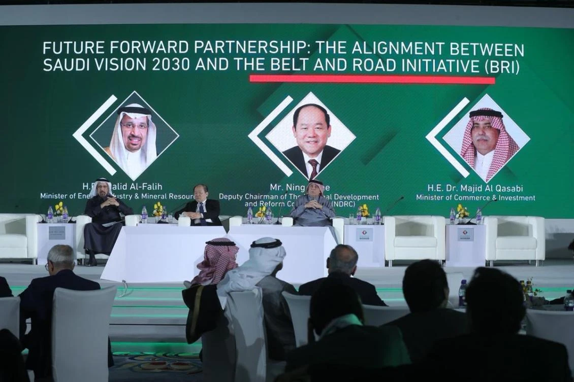Saudi Arabia, China sign $28 billion worth of economic accords