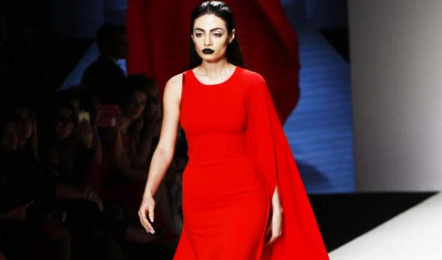 #FrontRowGlam is hosted by Rafeea Al-Hajsi, world’s first Emirati runway model.