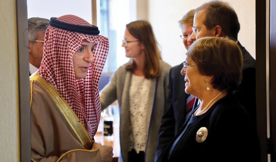Saudi Minister of State for Foreign Affairs Adel Al-Jubeir meets UN High Commissioner for Human Rights Michelle Bachelet in Geneva. (SPA)