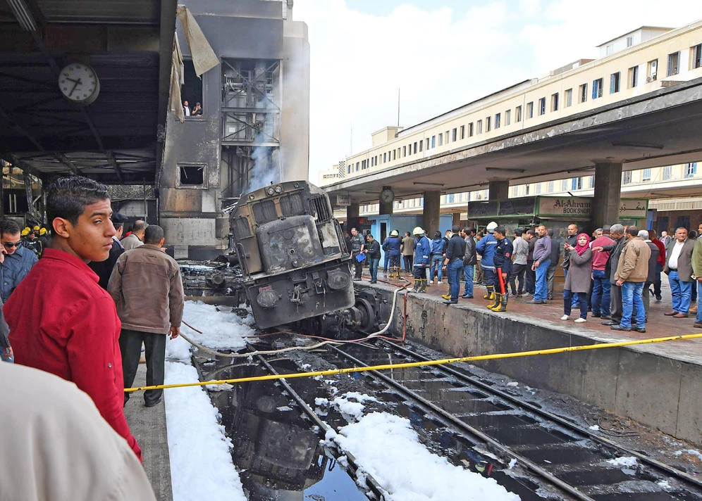 Six detained for four days over deadly Cairo train crash