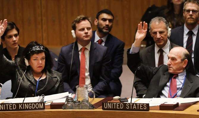 The US envoy on Venezuela, Elliott Abrams, and UK ambassador to the United Nations Karen Pierce vote at the United Nations Security Council in favor of a US led draft resolution on the ongoing crisis in Venezuela on February 28, 2019 in New York City. (Spencer Platt/Getty Images/AFP)