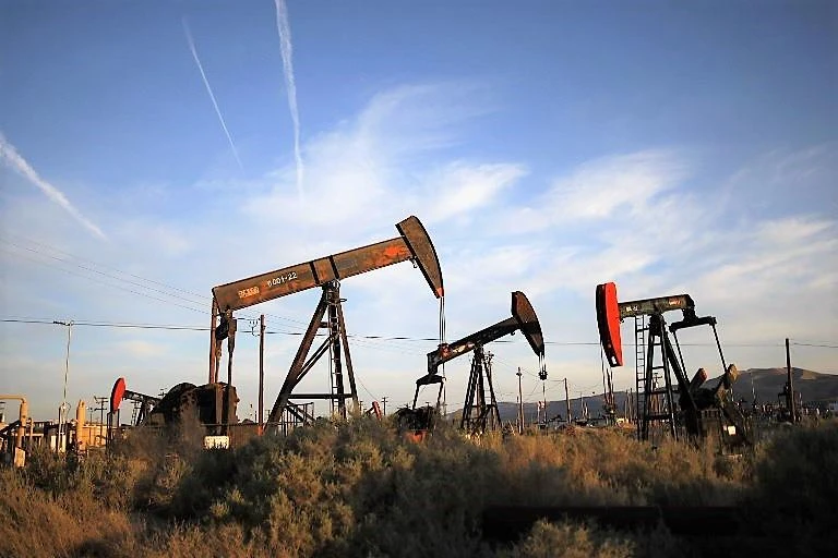 In the United States, there are signs that the oil production boom of the past years may slow down. (AFP)