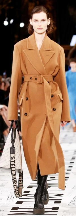A model presents a creation by British designer Stella McCartney as part of her Fall/Winter 2019-2020 women's ready-to-wear collection show during Paris Fashion Week in Paris, France, March 4, 2019. (REUTERS)