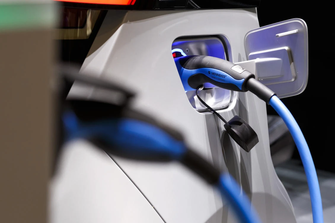 Saudi Aramco seeks to overhaul engines and fuel amid electric vehicle hype