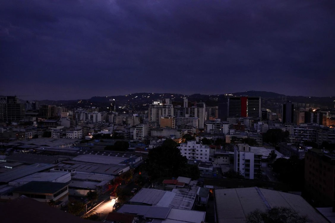 View of Chacao neighborhood during a power cut in Caracas on March 7, 2019. (AFP/Matias Delacroix)