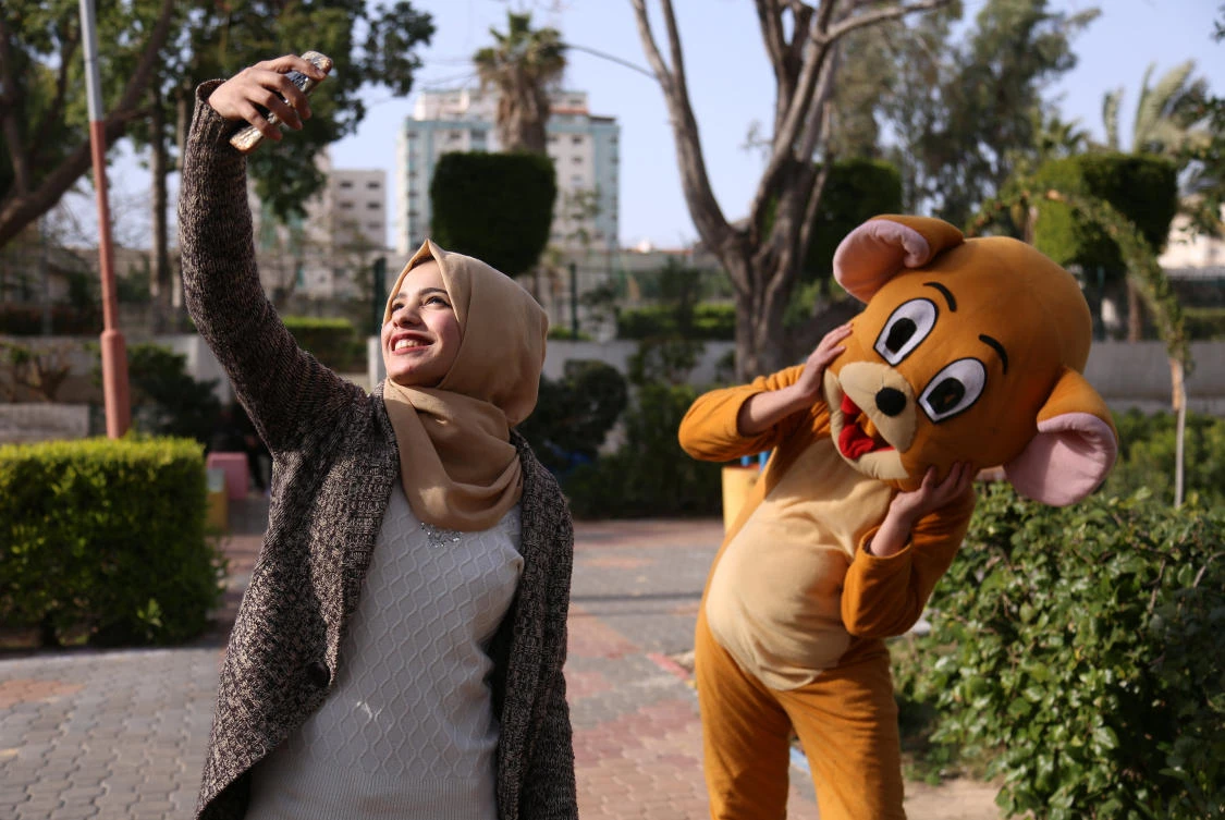 In Gaza, women walk thin line between hope and despair