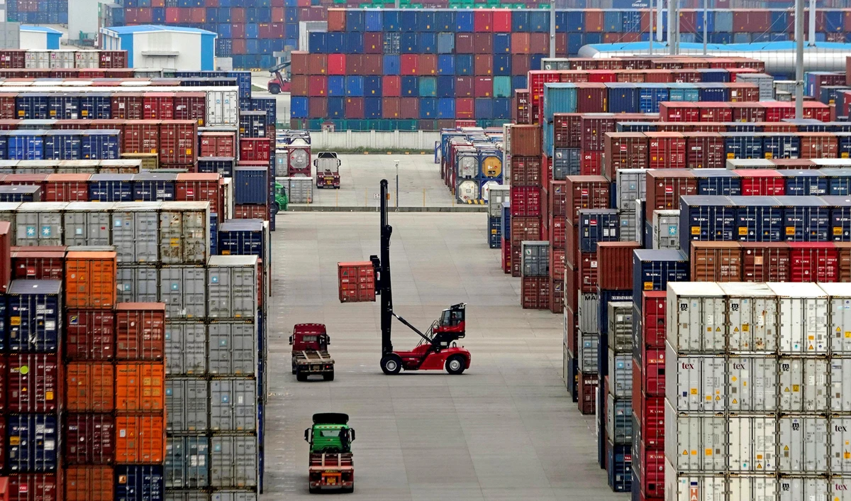 Pakistani officials said on Friday their country was trying to increase its exports to the United States after Washington announced on Monday that India would no longer be eligible for preferential market access to the US. (REUTERS/File)