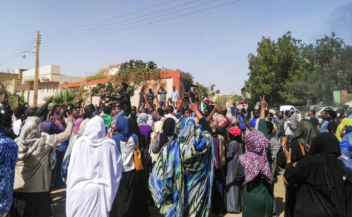 Sudanese protesters chant slogans during an anti-government demonstration in Khartoum's twin city of Omdurman on March 10, 2019. (AFP)