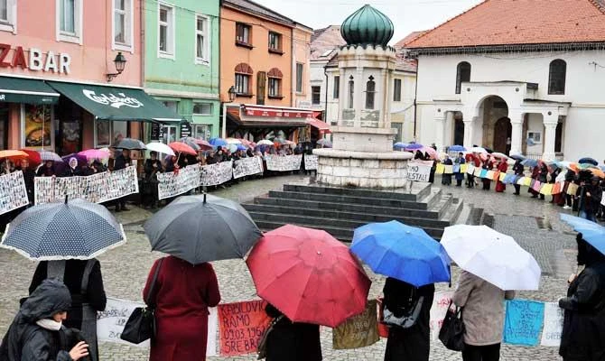 Srebrenica survivors hope Karadzic gets life sentence