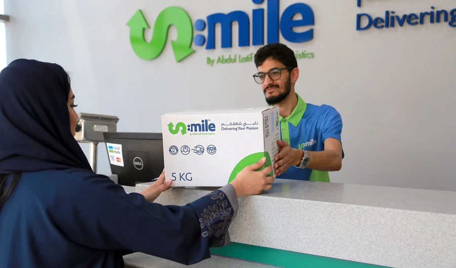 The s:mile services offer international and domestic express delivery services, including customs clearance through various points of entry into Saudi Arabia, and end-to-end e-commerce logistics solutions.