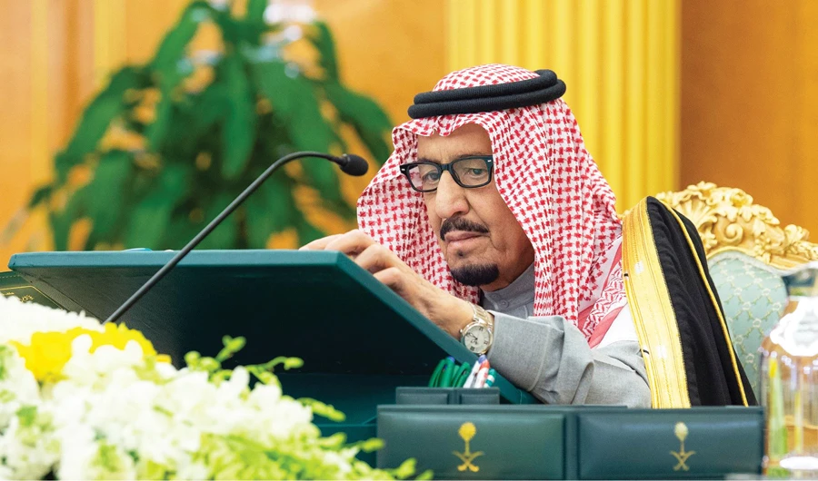 King Salman chairs the weekly Cabinet session in Riyadh on Tuesday. (SPA)