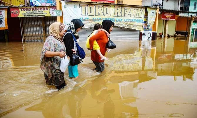 Death toll from Indonesia floods, mudslides rises to 89