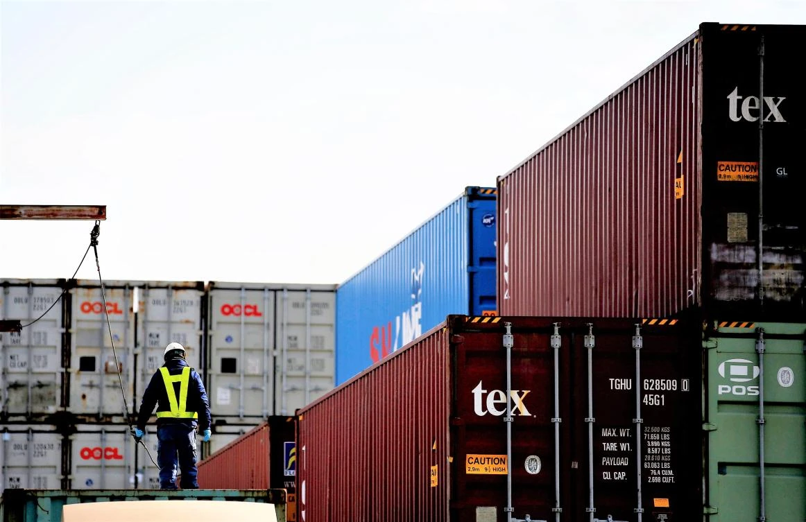 Japanese exports fell 1.2 percent year-on-year in February, more than a 0.9 percent decrease expected by economists in a Reuters poll. (Reuters)