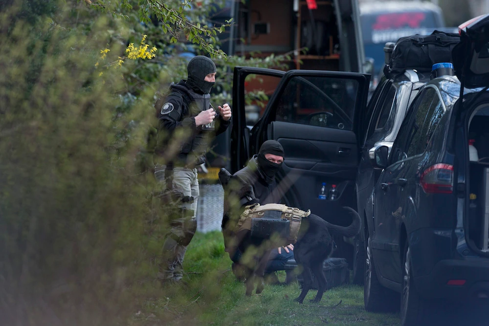 Letter in Dutch suspect’s getaway car suggests terror motive: prosecutors