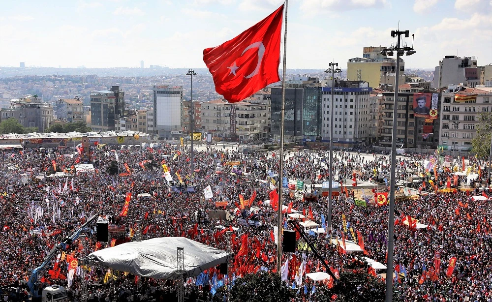 Anti-government protesters gather during a rally at Taksim square in Istanbul in thisJune 9, 2013 file photo. (Reuters)