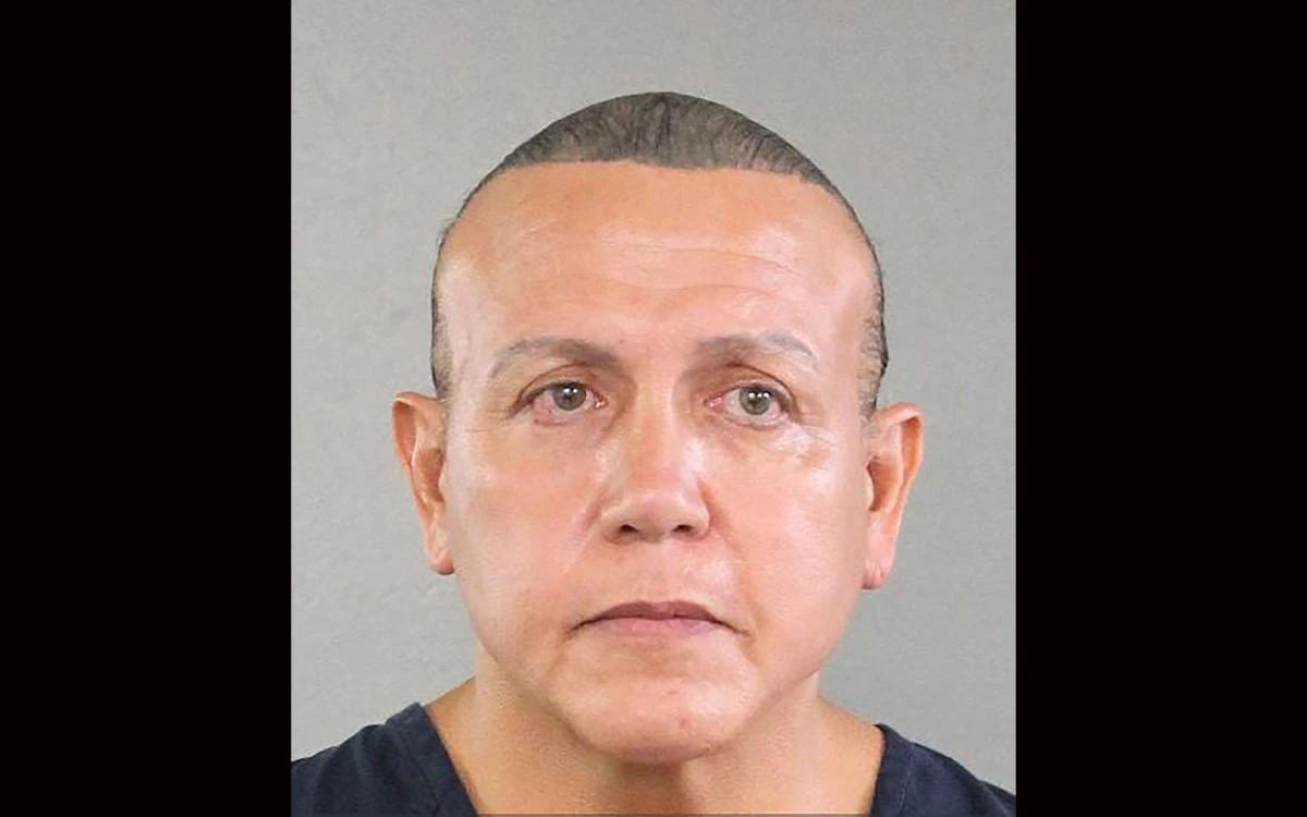 Above, an August 2015 mugshot of Cesar Sayoc released by Broward County Sheriff’s Office. Sayoc is expected to plead guilty to some of the 30 charges against him, all related to the 16 package bombs he sent to prominent personalities. (Broward County Sheriff’s Office/AFP)