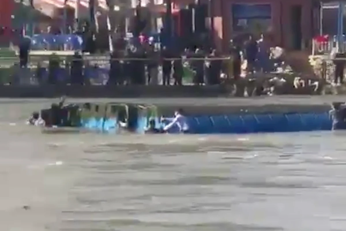 Almost 100 killed, mostly women and children, after ferry capsizes on the Tigris river near Mosul, Iraq