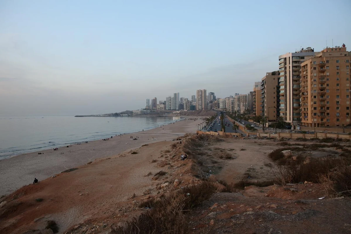 A general view shows Ramlet al Bayda, Beirut's last remaining public beach, Lebanon November 20, 2016. (Reuters)