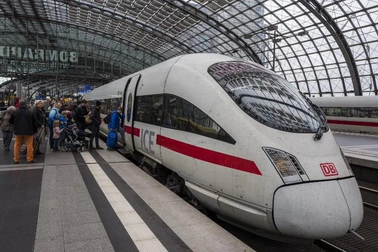 Austria arrests Iraqi over German train attacks