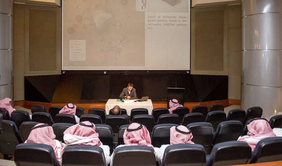 Dr. Jerome Romer, at a lecture organized by the Antiquities and Museums Department of the SCTH, claimed that the dig was the biggest yet to be launched in Saudi Arabia, and that the site was the largest yet discovered in the east of the Kingdom. (SPA)