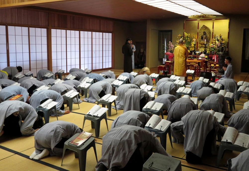 Vietnamese living in Japan pray at Nisshinkutsu Buddhist temple in Tokyo, Japan, on February 17, 2019. (REUTERS/Linda Sieg)