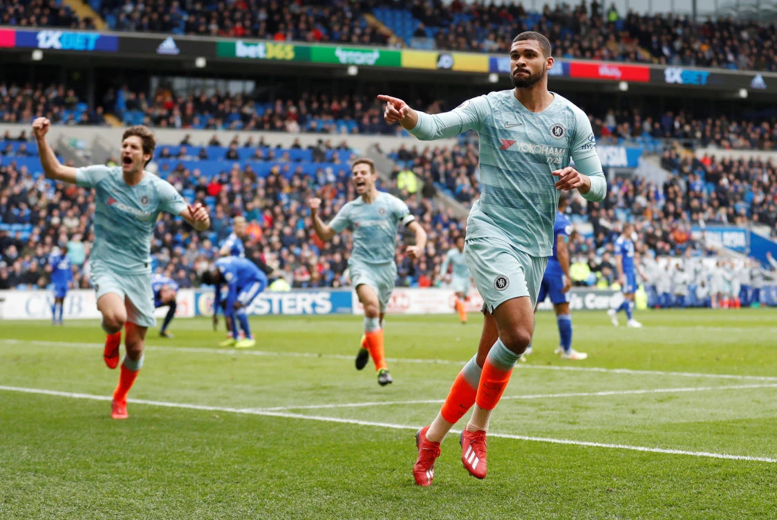 Chelsea break Cardiff hearts to save Maurizio Sarri’s blushes as Neil Warnock hits out at ‘worst officials’