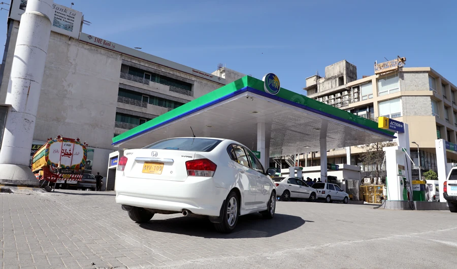 Transporters threaten countrywide strike as Pakistan increases petrol, diesel prices