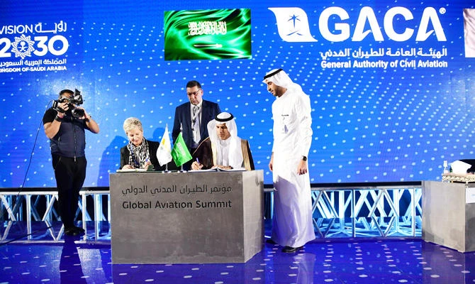 Saudi Minister of Transport Dr. Nabeel Al-Amudi signs an air service agreement between GACA and the Ministry of Transportation and Communication of Cyprus. (AN photo by Abdulaziz Alaquil)