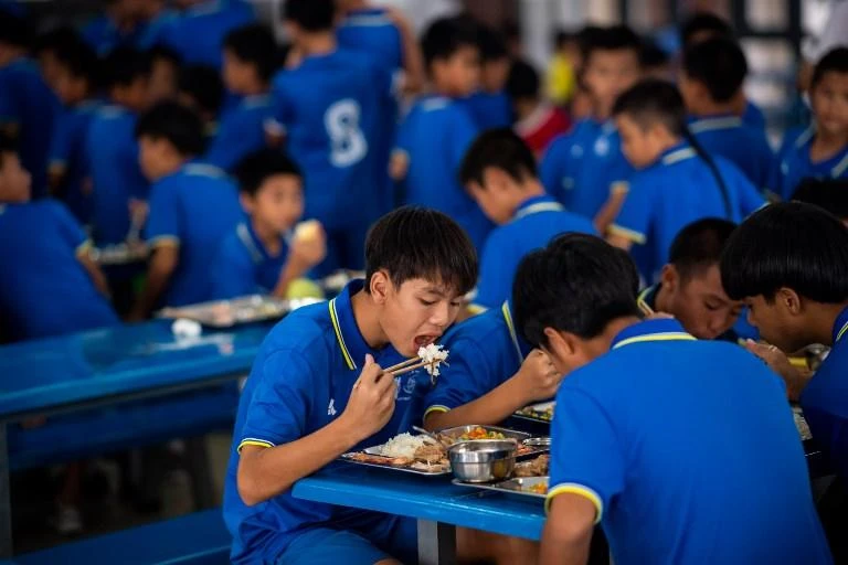 Chinese children poisoned by teacher