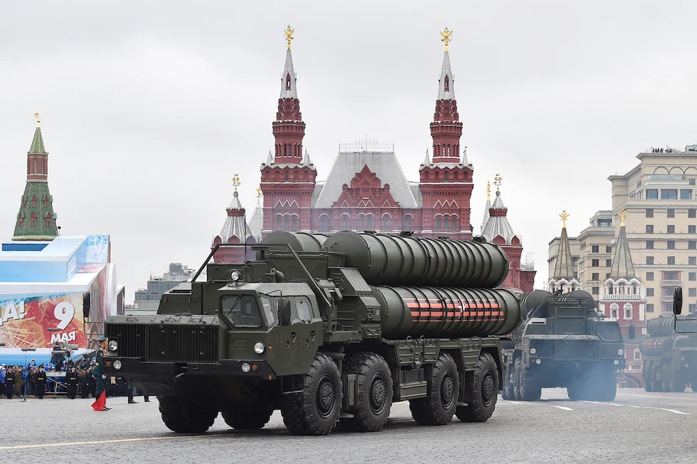 Russian S-400 Triumph medium-range and long-range surface-to-air missile systems ride through Red Square during the Victory Day military parade in Moscow on May 9, 2017. Russia marks the 72nd anniversary of the Soviet Union's victory over Nazi Germany in World War Two. (AFP file photo)
