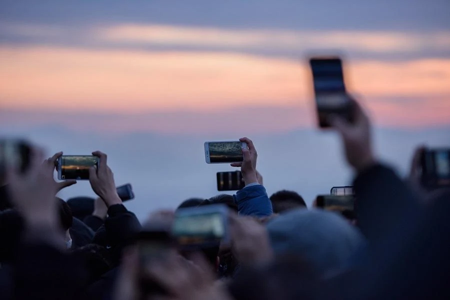 Hyper-wired South Korea has long had a reputation for technical prowess, and Seoul has made the 5G rollout a priority as it seeks to stimulate stuttering economic growth. (File/AFP)