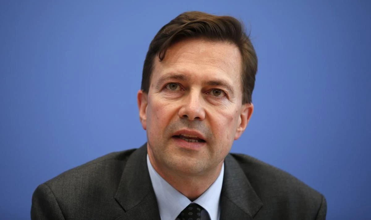 German government spokesman Steffen Seibert addresses a news conference in Berlin, Germany, April 15, 2016. (Reuters)