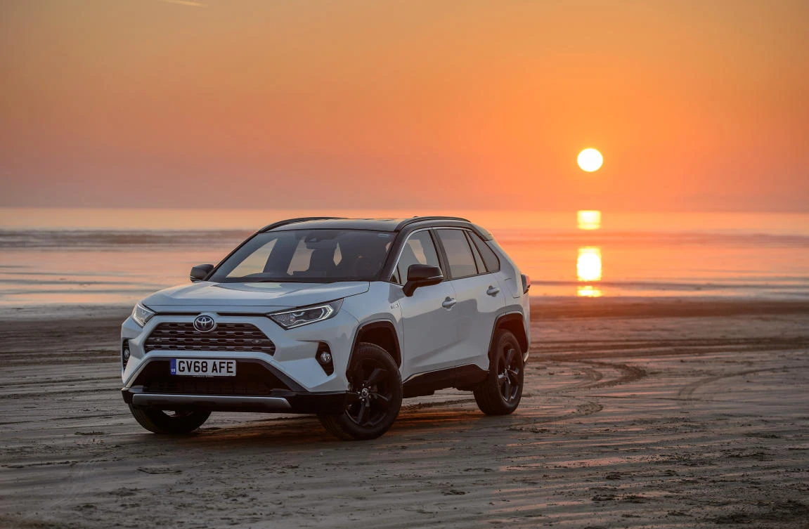 Toyota to give royalty-free access to hybrid-vehicle patents