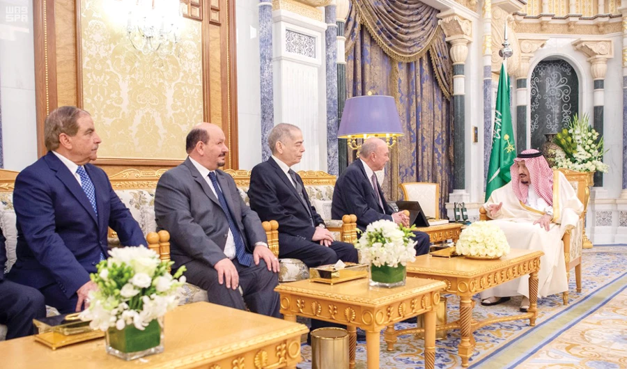King Salman meets with the president of the Jordanian Senate, Faisal Akef Al-Fayez, at Al-Yamamah Palace in Riyadh on Thursday. (SPA)