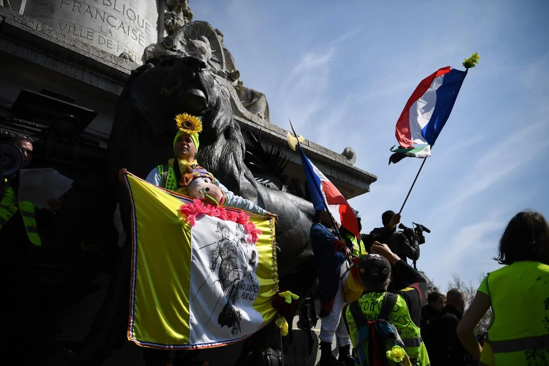 French yellow vest protesters hit streets for 21st weekend