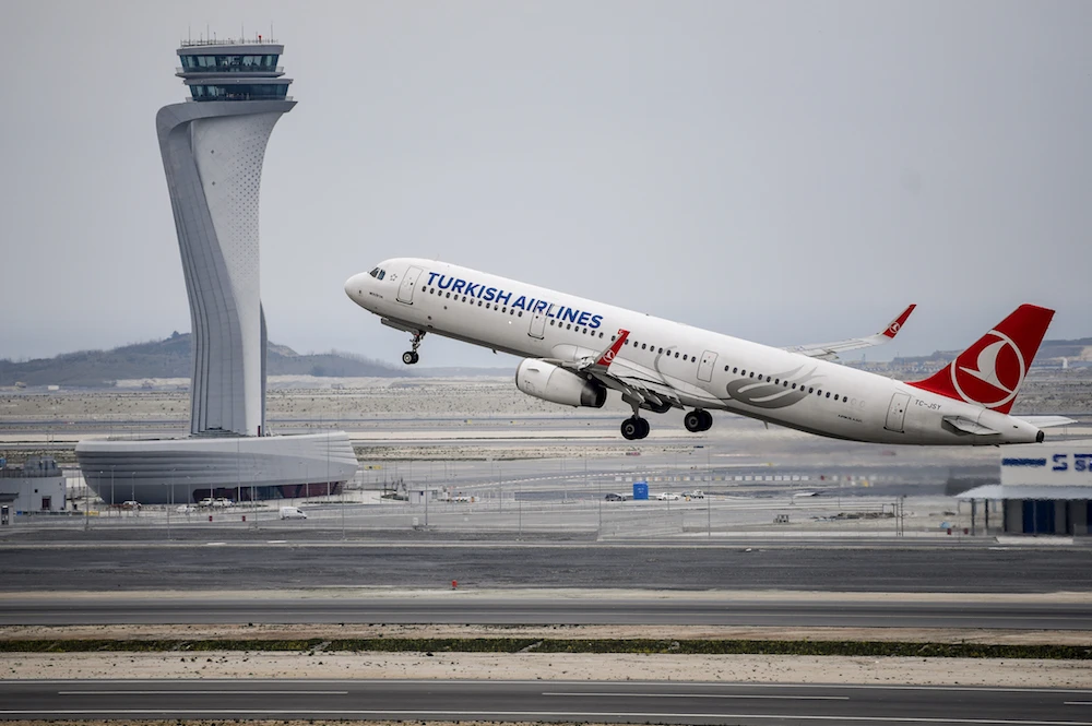 Last flight leaves Ataturk as Istanbul switches airports