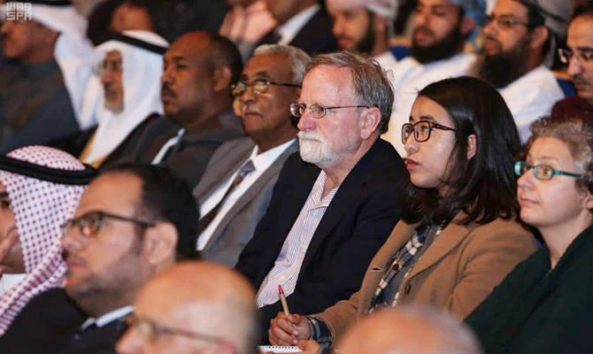 During the closing ceremony Dr. Abdul Karim bin Abdulrahman Al-Zaid, the deputy general supervisor of the King Abdul Aziz Public Library in Riyadh, thanked the minister of cultural affairs and his ministry for organizing the event. (SPA)