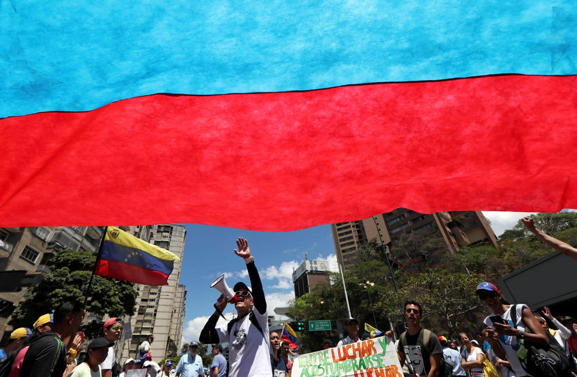 Supporters of Venezuelan opposition leader Juan Guaido, who many nations have recognized as the country's rightful interim ruler, took part in a rally against Venezuelan President Nicolas Maduro's government in Caracas, Venezuela, April 6, 2019. (Reuters)