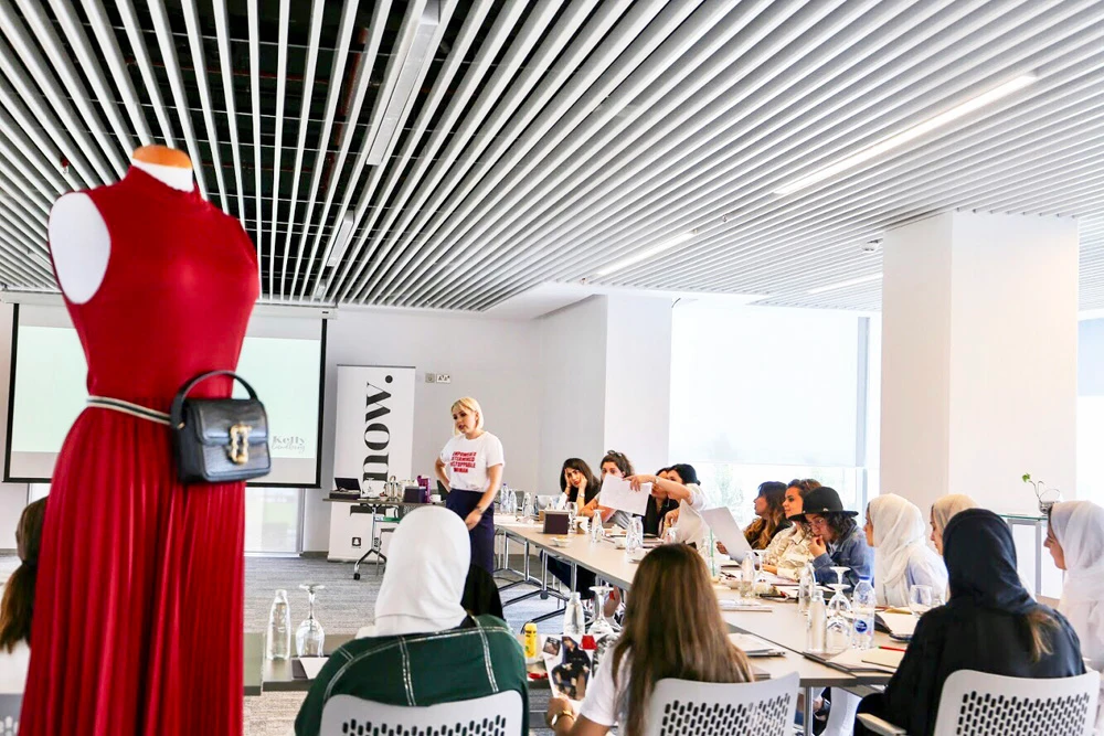 Kelly Lundberg speaks to students during the workshop. (AN photo)