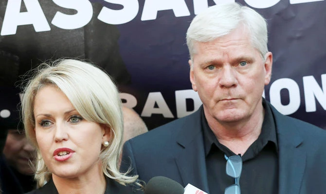 Kristinn Hrafnsson, editor in chief of Wikileaks, and barrister Jennifer Robinson talk to the media outside the Westminster Magistrates Court after WikiLeaks founder Julian Assange was arrested in London, Britain, April 11, 2019. (REUTERS)