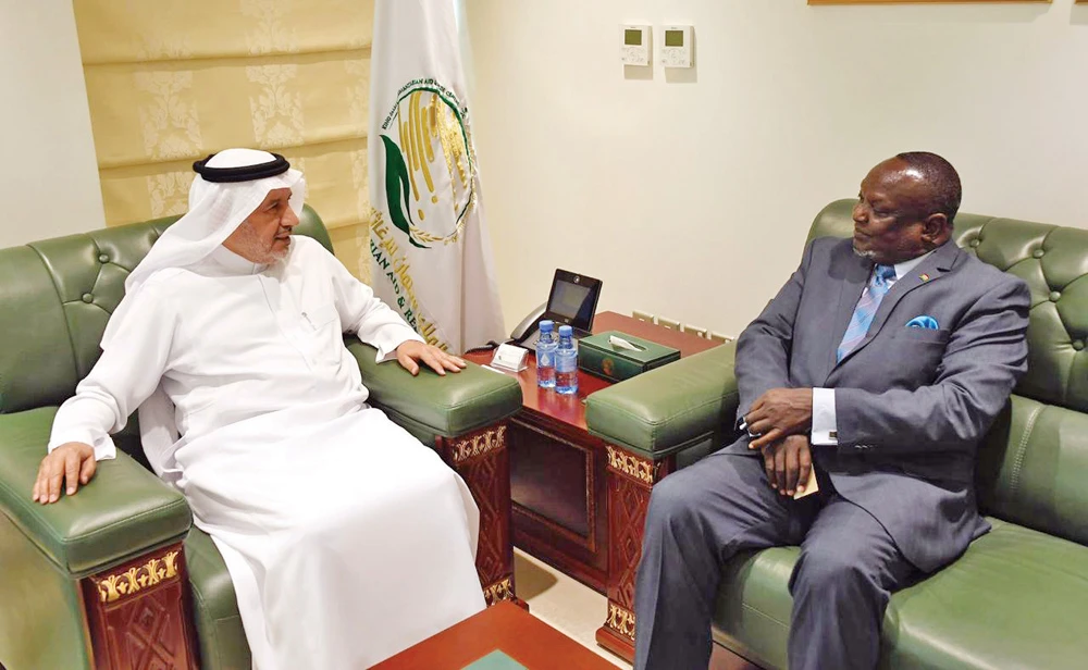 KSRelief Supervisor General Dr. Abdullah Al-Rabeeah meets Kenya’s Ambassador to Saudi Arabia Peter Ogego in Riyadh. (/Supplied photo)
