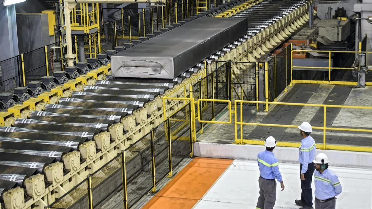 Riyadh-based Ma’aden, which focuses on gold, phosphates, aluminum and industrial minerals, has agreed to buy an 85 percent stake in Mauritius-based Meridian Group for SR525 million. (AFP)