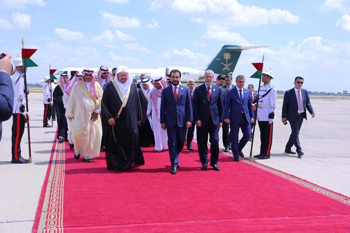 The speaker of Iraq's parliament Mohammed Al-Halbousi walks with the speaker of the Saudi Shoura Council Abdullah bin Mohammed bin Ibrahim Al-Sheikh at Baghdad International Airport, Iraq April 20, 2019. (Iraqi parliament media office/Reuters)
