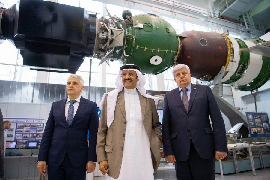Prince Sultan bin Salman visited the Moscow headquarters of Russia’s mission control center on April 20, 2019. (SPA)